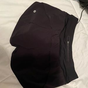 Lululemon Speed Up Short 2.5 Length Size 4!